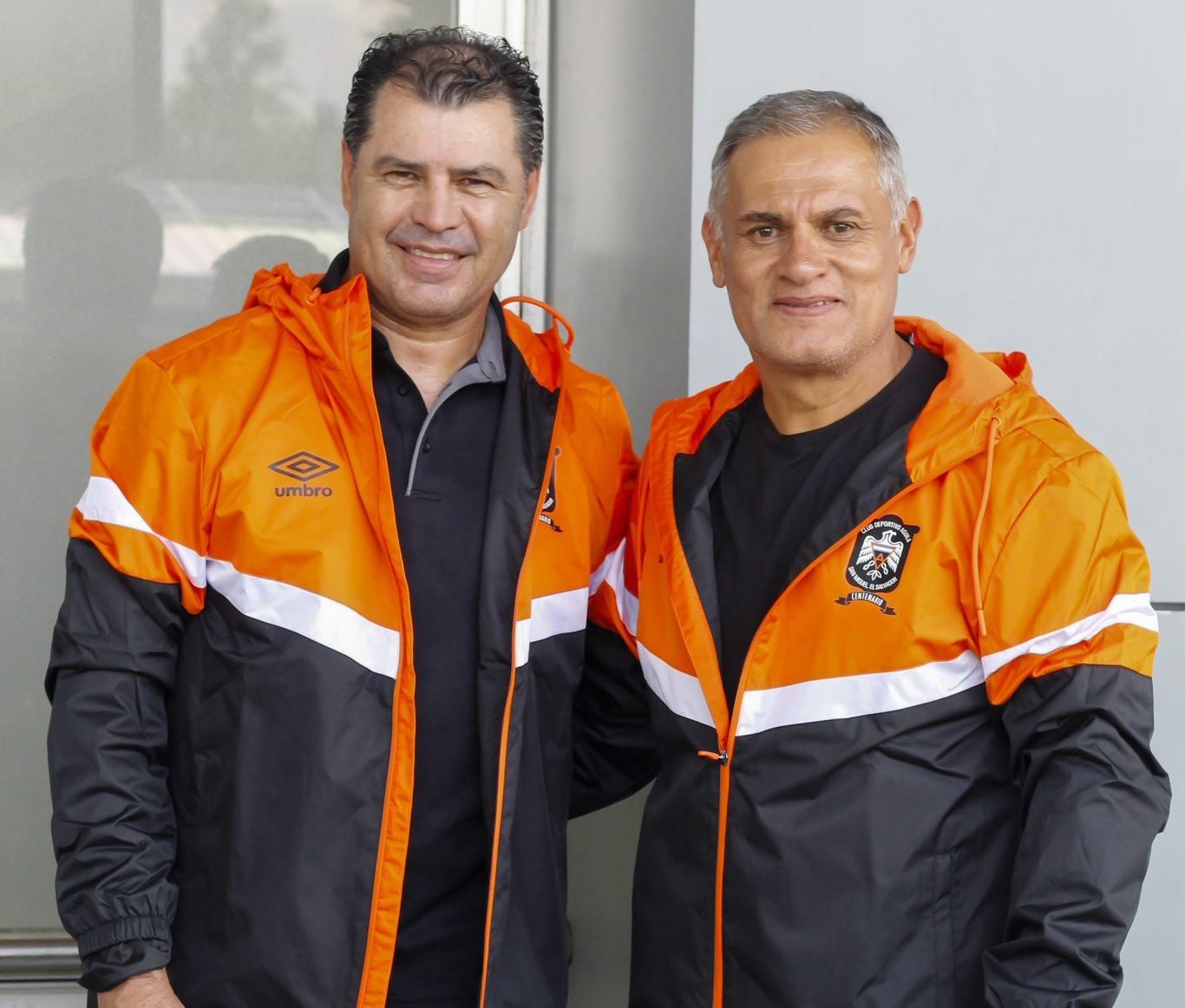 El Club Deportivo Águila, anunció hoy la llegada de Juan Carlos Chávez como su nuevo entrenador principal.