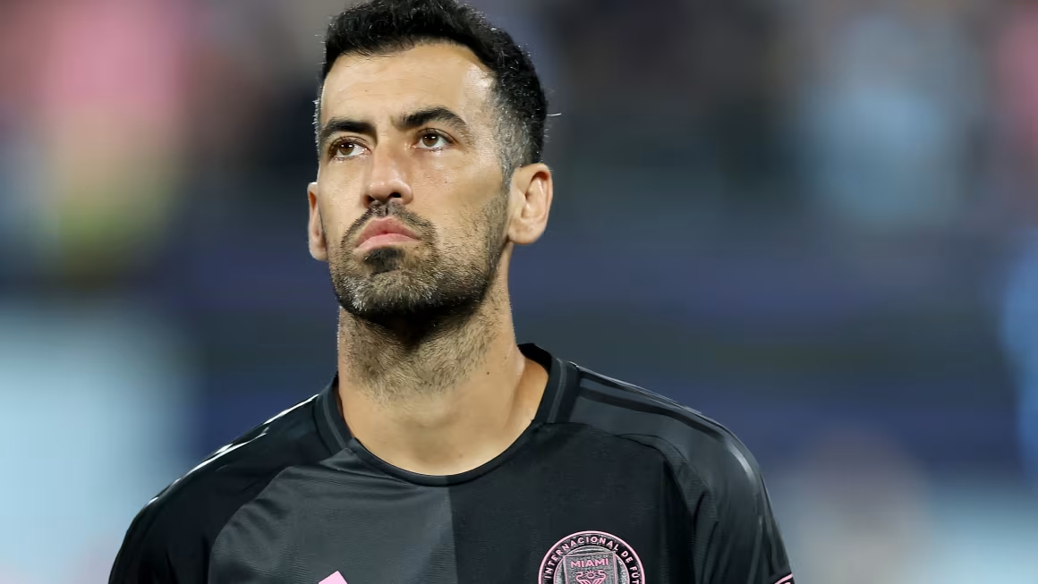 Sergio Busquets anuncia su retirada del fútbol al cierre de la temporada.