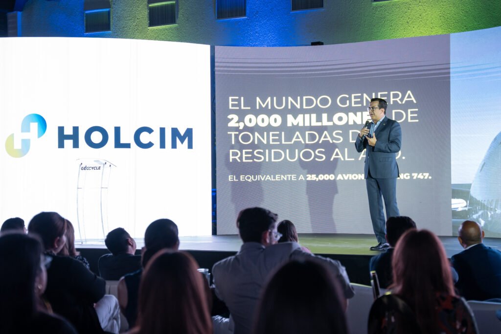 Geocycle impulsa una nueva era de circularidad en El Salvador y fortalece su compromiso con la descarbonización y la gestión sostenible de residuos 3 Copy of LANZAMIENTO NEWBRAND GEOCYCLE 169